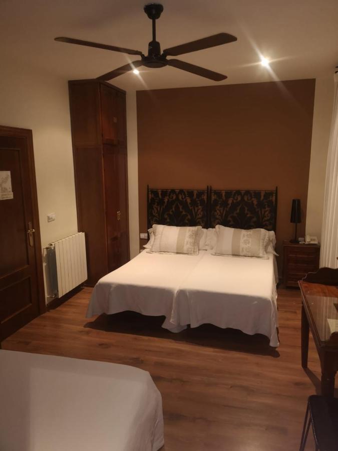 Hostal Plaza Segovia Ngoại thất bức ảnh