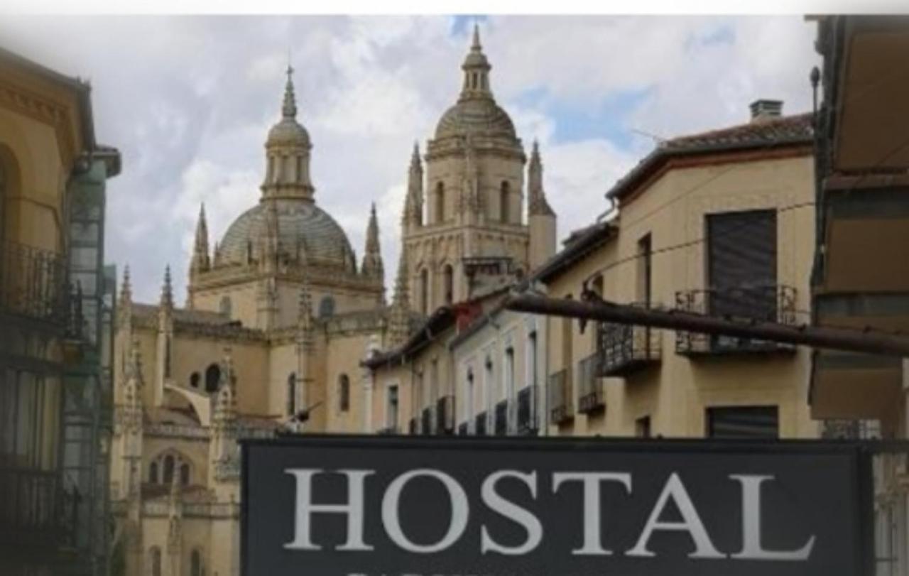 Hostal Plaza Segovia Ngoại thất bức ảnh