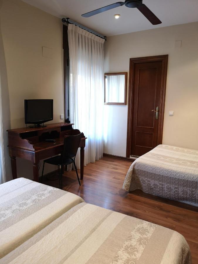 Hostal Plaza Segovia Ngoại thất bức ảnh