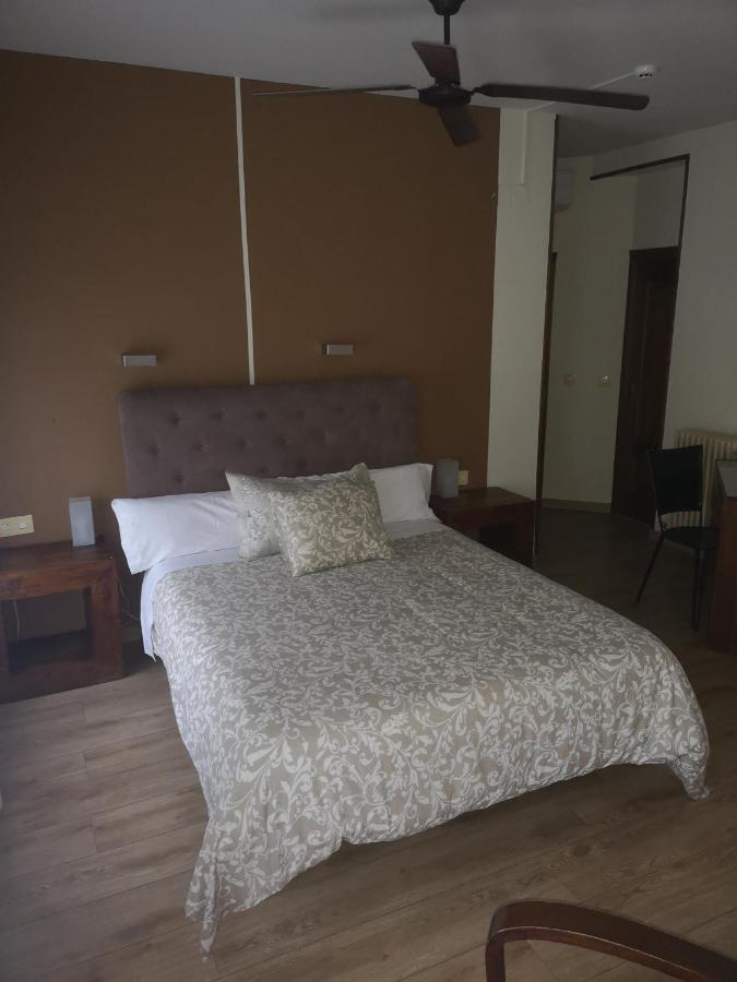 Hostal Plaza Segovia Ngoại thất bức ảnh