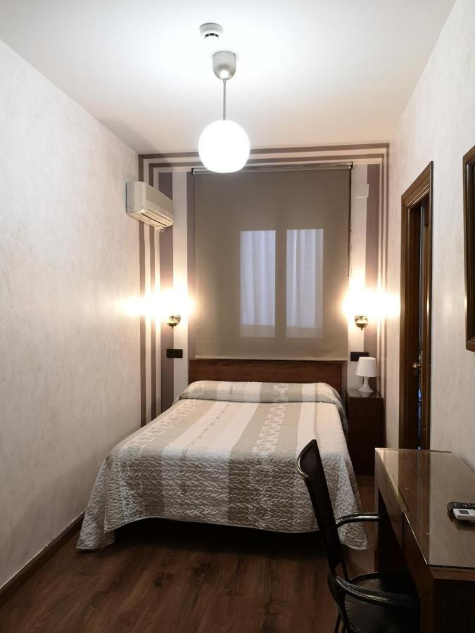 Hostal Plaza Segovia Ngoại thất bức ảnh