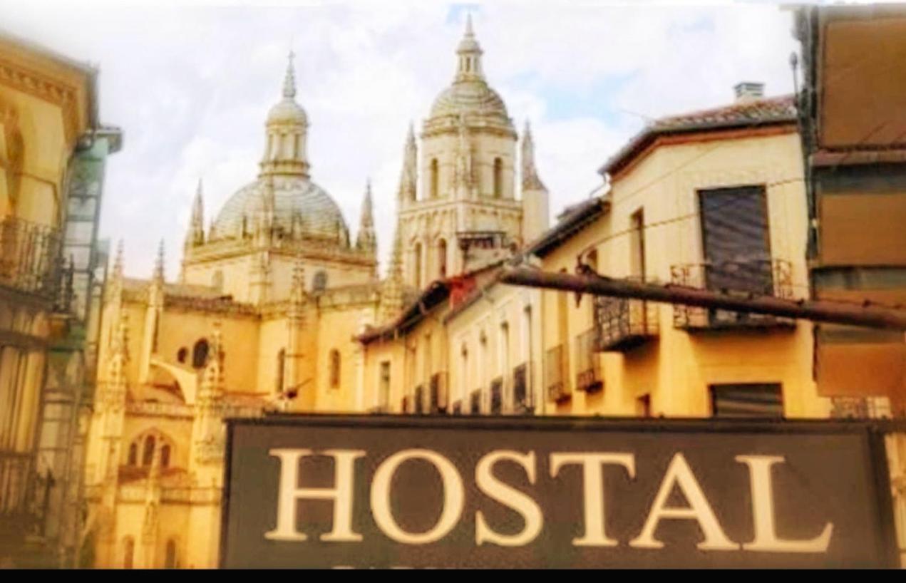 Hostal Plaza Segovia Ngoại thất bức ảnh